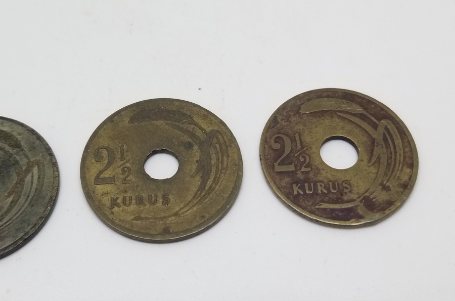 1948-1949 YILLARINA AİT 3 ADET DELİKLİ 2,5 KURUŞ