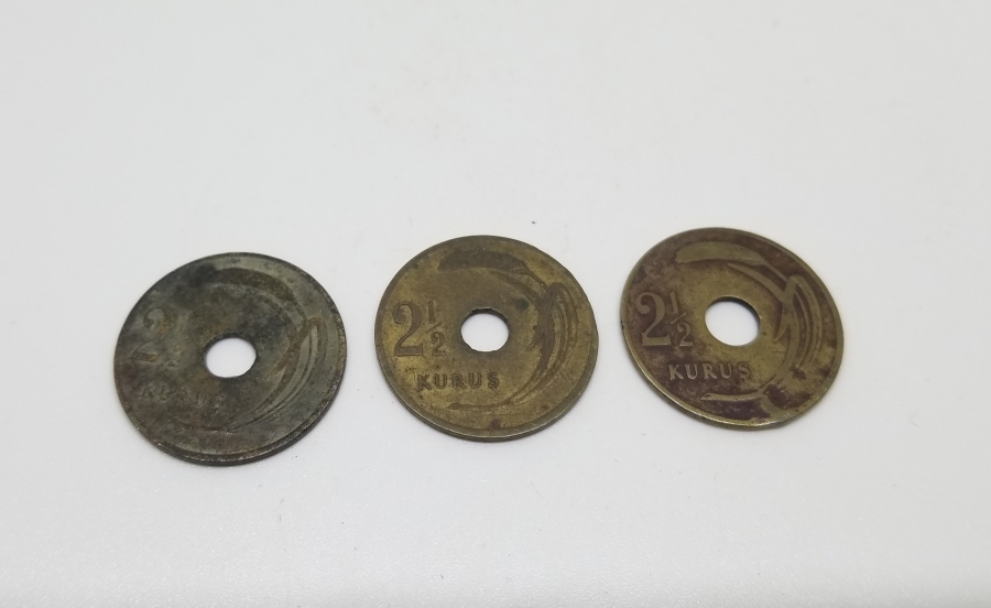 1948-1949 YILLARINA AİT 3 ADET DELİKLİ 2,5 KURUŞ