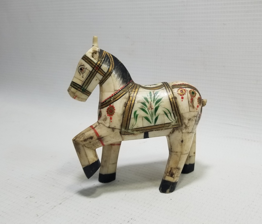 KEMİK ÜZERİ ALTIN VERMEYLİ VE KÖK BOYALI OSMANLI DÖNEMİ EL YAPIMI NADİR EYÜP OYUNCAK