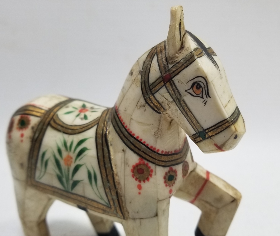 KEMİK ÜZERİ ALTIN VERMEYLİ VE KÖK BOYALI OSMANLI DÖNEMİ EL YAPIMI NADİR EYÜP OYUNCAK