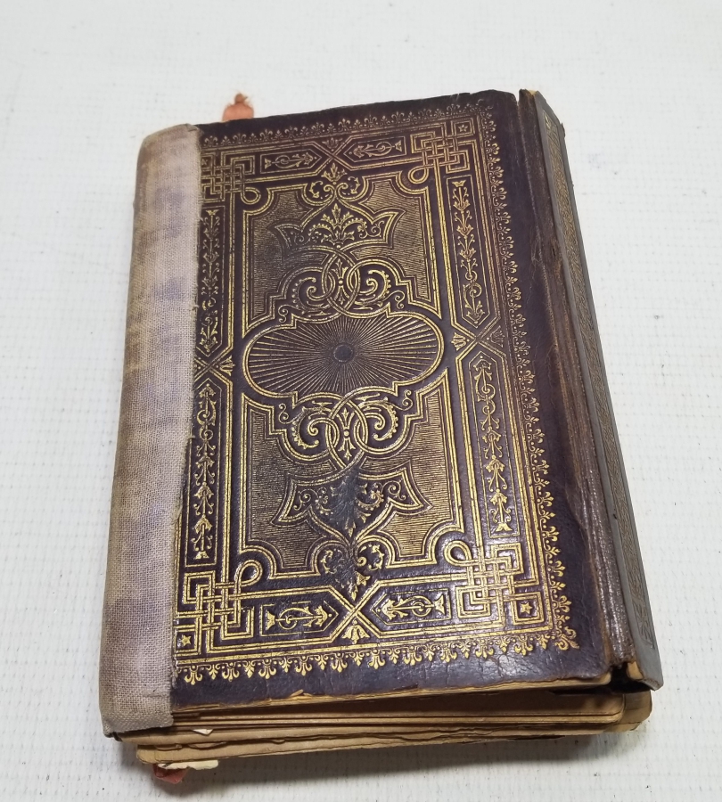 SARAY MATBAASINDA BASILMIŞ ABDÜLHAMİD HAN'IN ÖZEL KÜTÜPHANESİNE AİT ALTIN VARAKLI NADİR KUR'AN-I KERİM