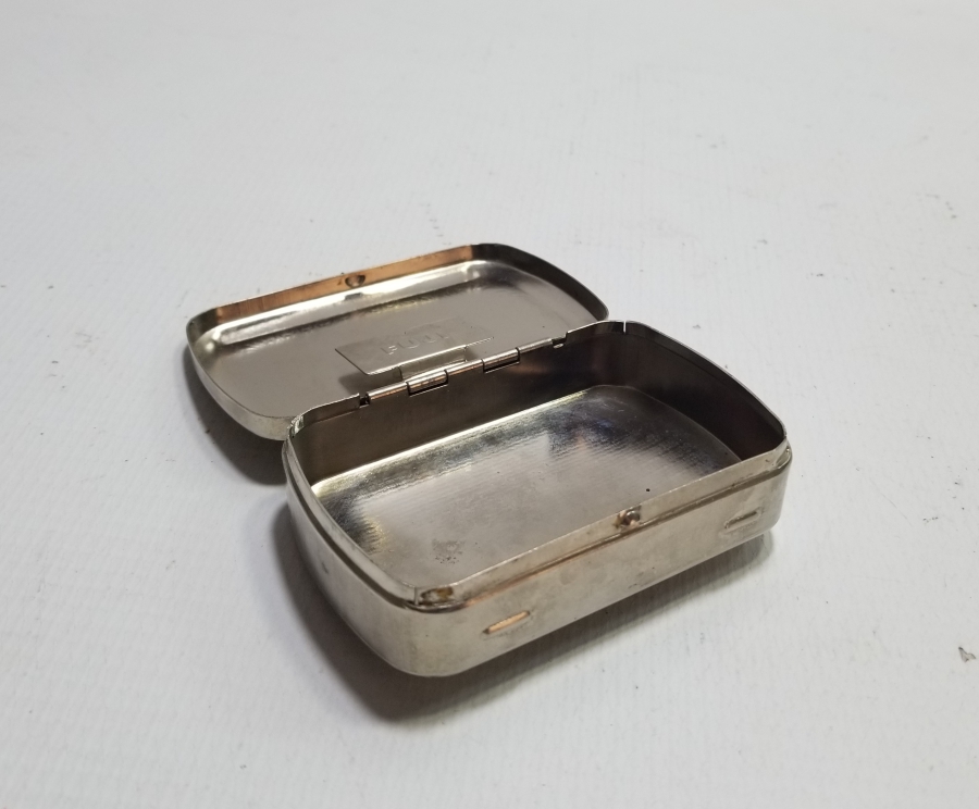 KABARTMA İŞÇİLİKLİ ANTİKA TÜTÜN TABAKASI