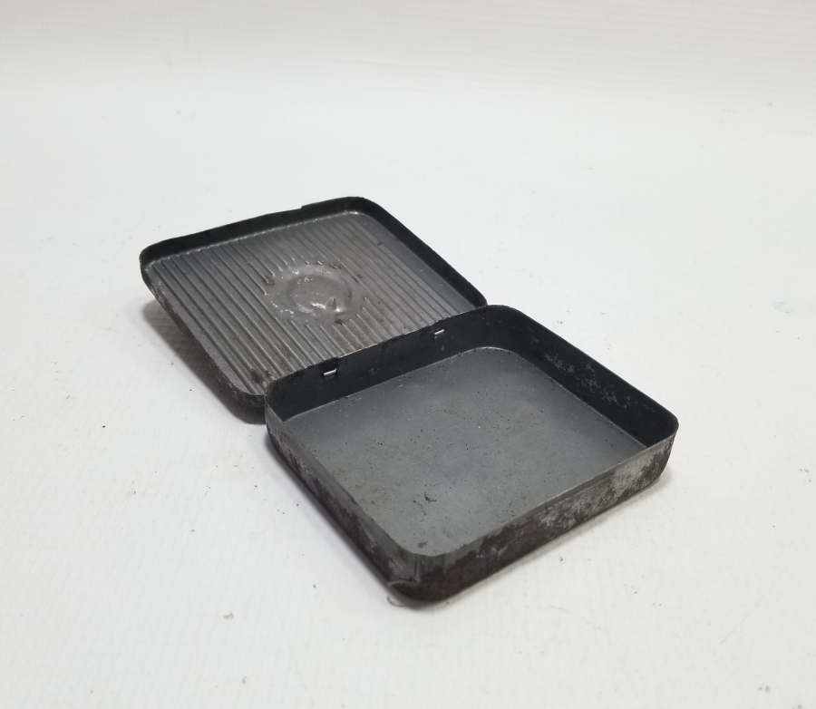 ÜZERİ AY YILDIZLI OSMANLI DÖNEMİ SUBAY SİGARA TABAKASI