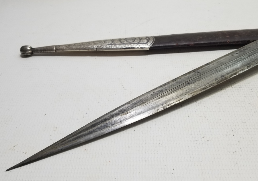 1891 TARİHLİ OSMANLI DÖNEMİ GEYİK BOYNUZU SAPLI GÜMÜŞ KINLI NADİR ÇERKES KAMASI