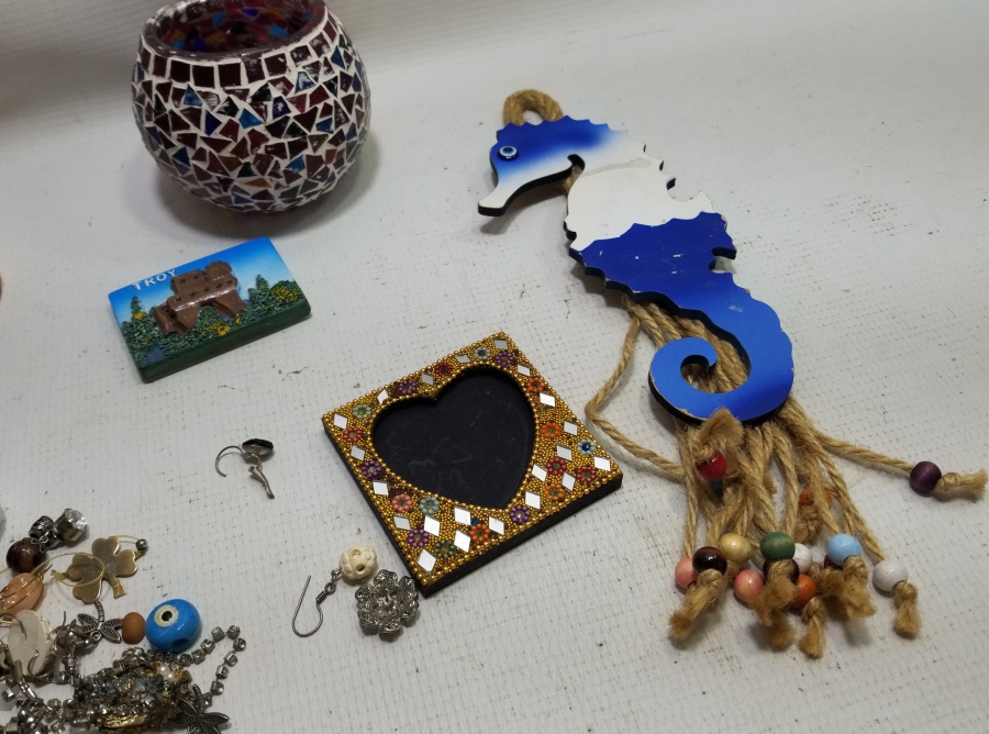 DEKORATİF OBJE VE TAKI LOTU