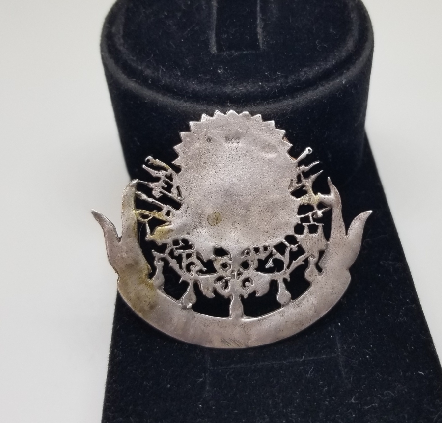 ÜZERİNDE OSMANLI DEVLET ARMASI BULUNAN BÜYÜK BOY OSMANLI GÜMÜŞ YAKA ROZETİ