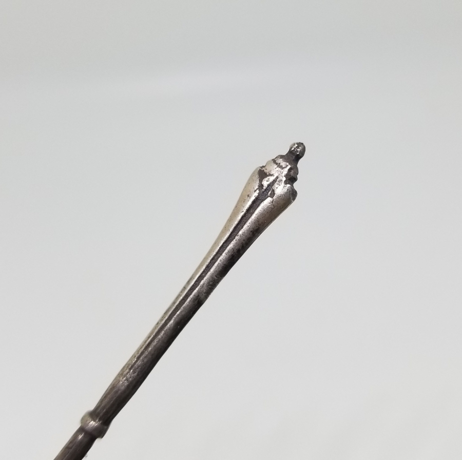 ÜST KISMI LALE FORMUNDA OSMANLI DÖNEMİ GÜMÜŞ İĞNE