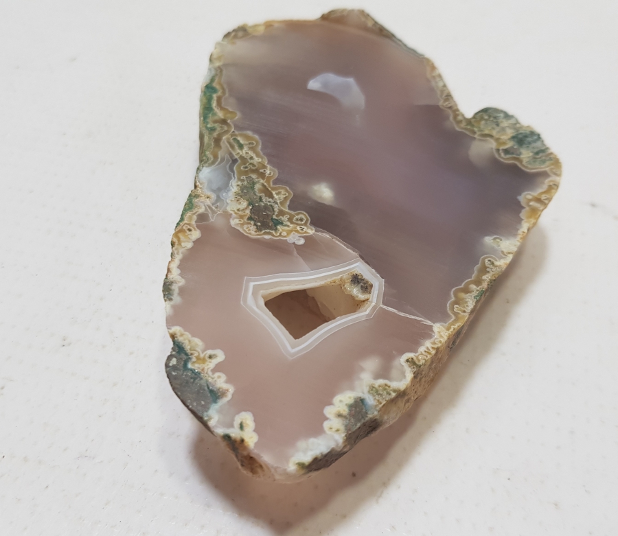 DOĞAL İŞLENMEMİŞ AMETİST TAŞI