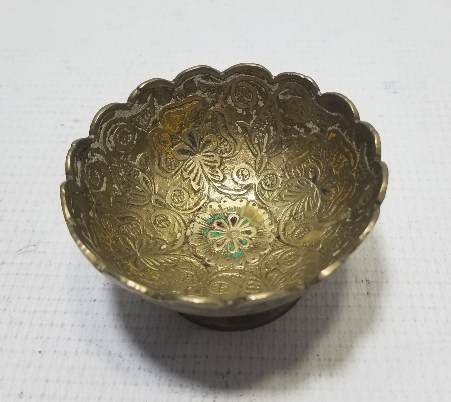 MİNE VE KABARTMA İŞÇİLİKLİ ANTİKA İKRAMLIK