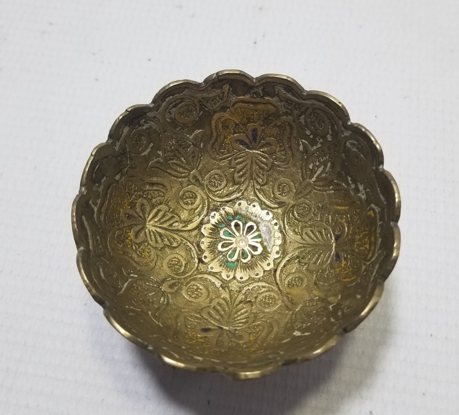 MİNE VE KABARTMA İŞÇİLİKLİ ANTİKA İKRAMLIK