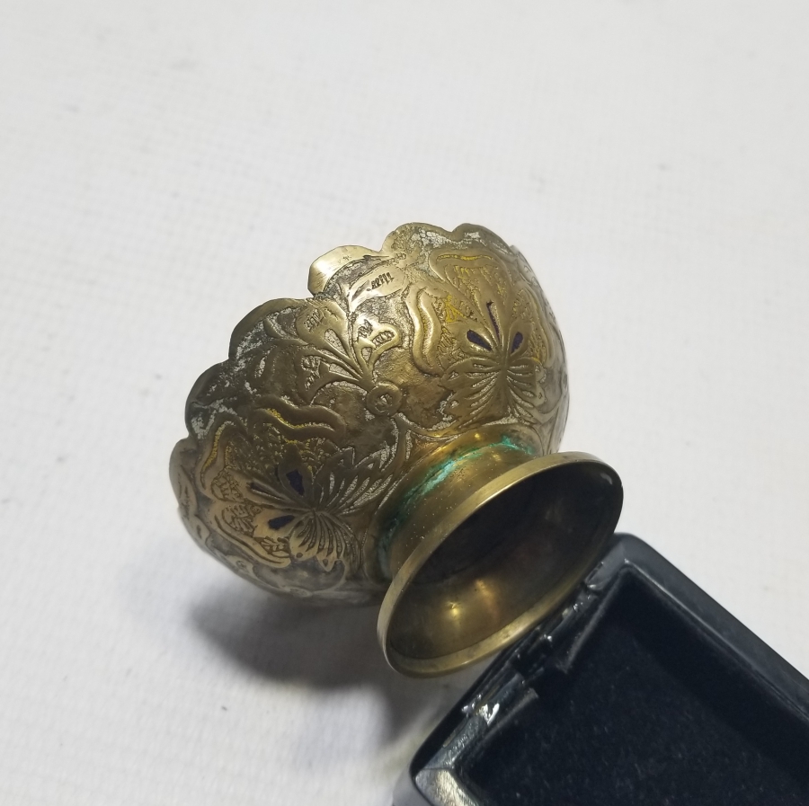 MİNE VE KABARTMA İŞÇİLİKLİ ANTİKA İKRAMLIK