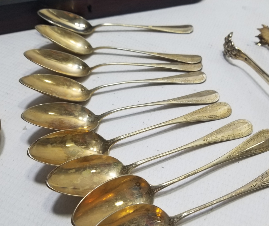 ORİJİNAL KUTUSUNDA ALTIN VARAKLI OSMANLI DÖNEMİ GÜMÜŞ ÇAY TAKIMI