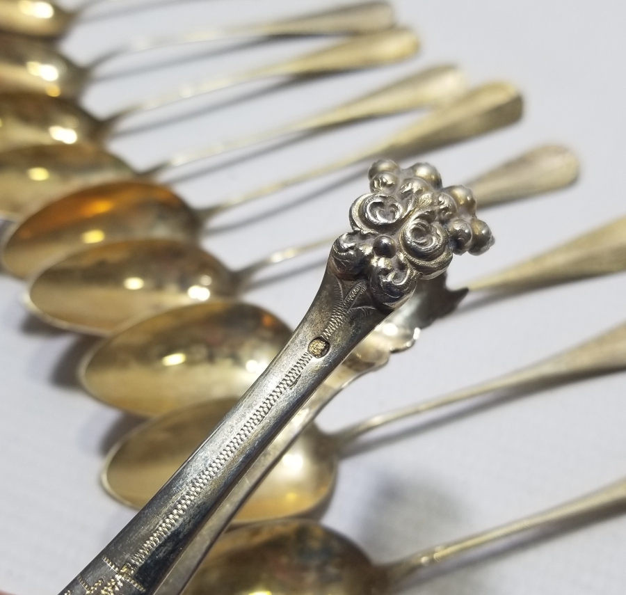 ORİJİNAL KUTUSUNDA ALTIN VARAKLI OSMANLI DÖNEMİ GÜMÜŞ ÇAY TAKIMI