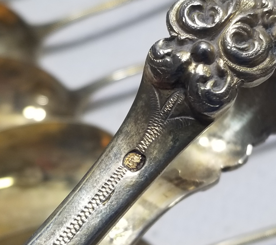 ORİJİNAL KUTUSUNDA ALTIN VARAKLI OSMANLI DÖNEMİ GÜMÜŞ ÇAY TAKIMI