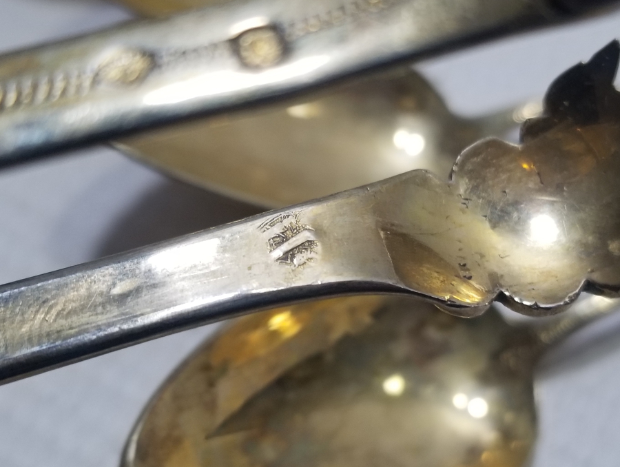 ORİJİNAL KUTUSUNDA ALTIN VARAKLI OSMANLI DÖNEMİ GÜMÜŞ ÇAY TAKIMI