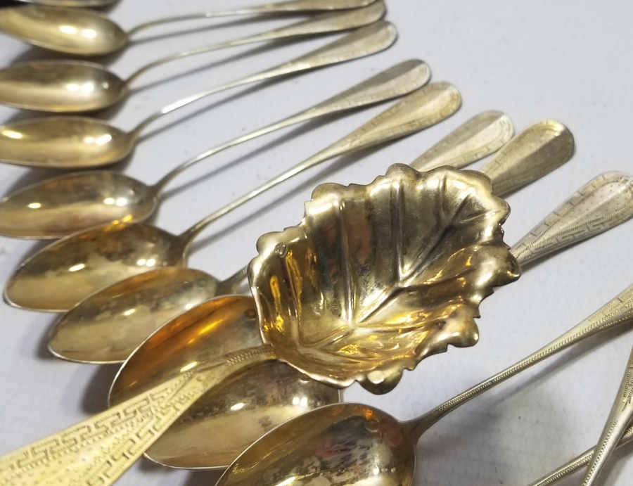 ORİJİNAL KUTUSUNDA ALTIN VARAKLI OSMANLI DÖNEMİ GÜMÜŞ ÇAY TAKIMI