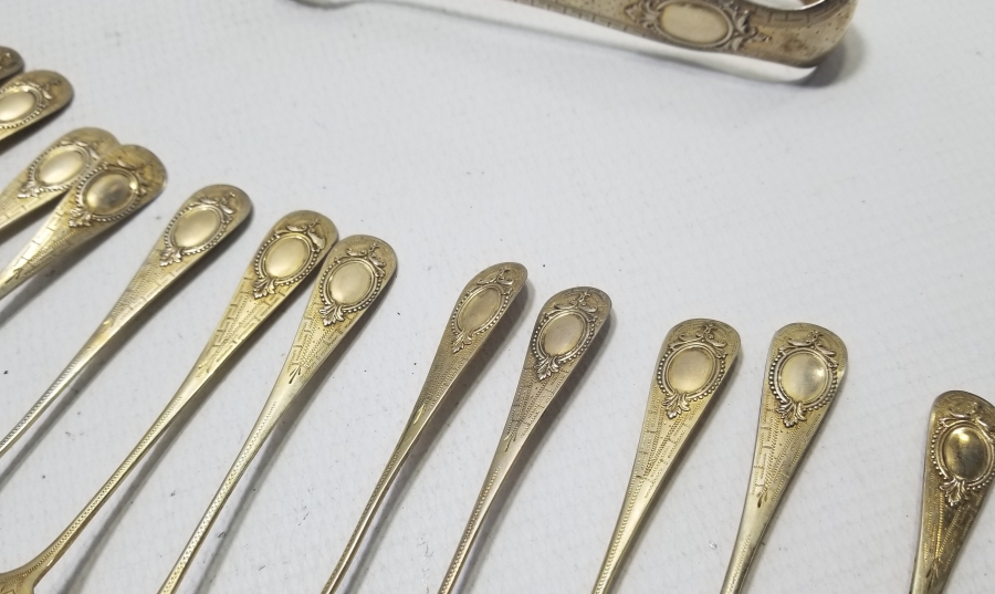 ORİJİNAL KUTUSUNDA ALTIN VARAKLI OSMANLI DÖNEMİ GÜMÜŞ ÇAY TAKIMI