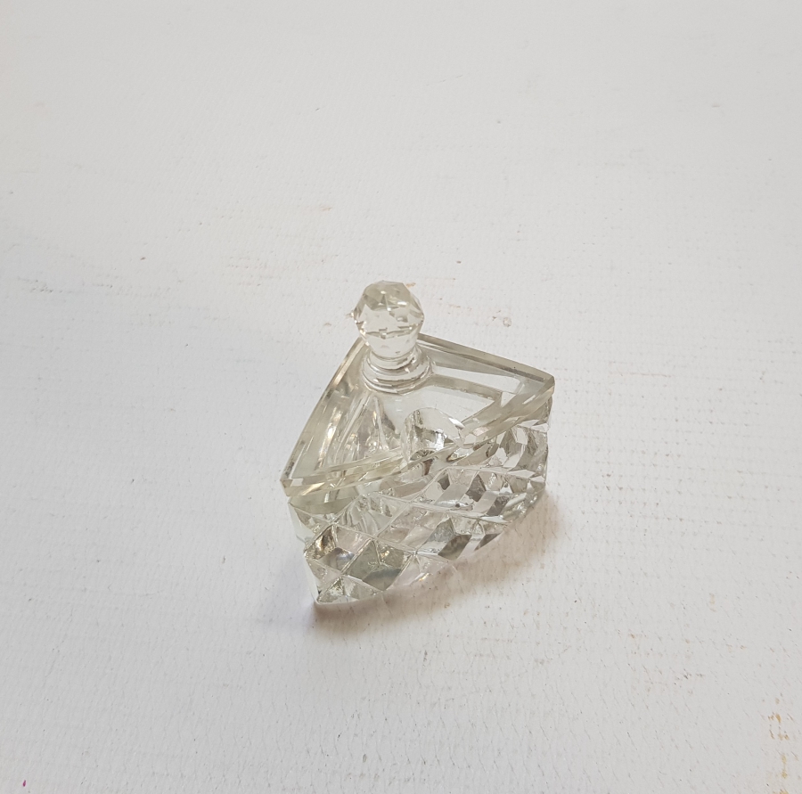 KRİSTAL KESME İŞÇİLİKLİ ANTİKA KAPAKLI HOKKA