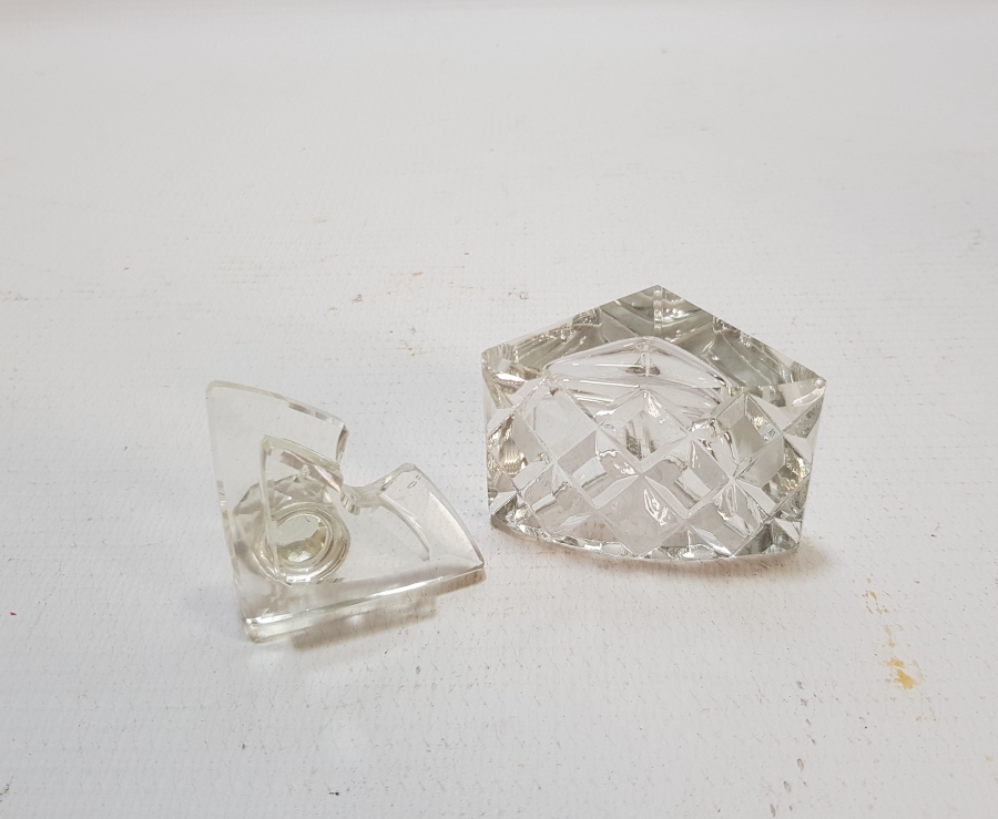 KRİSTAL KESME İŞÇİLİKLİ ANTİKA KAPAKLI HOKKA