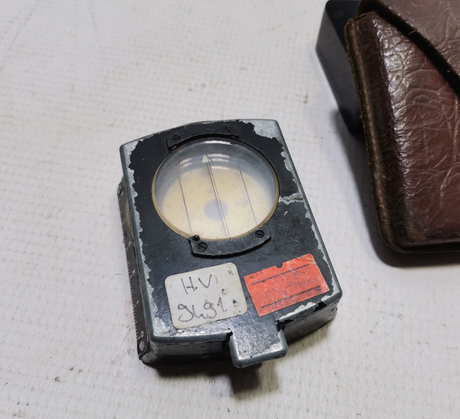 ORİJİNAL DERİ KILIFINDA ANTİKA PUSULA