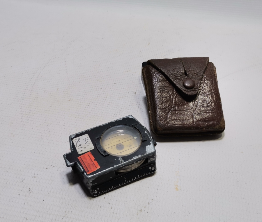 ORİJİNAL DERİ KILIFINDA ANTİKA PUSULA