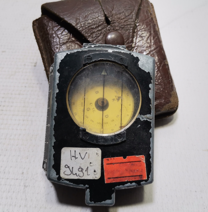 ORİJİNAL DERİ KILIFINDA ANTİKA PUSULA