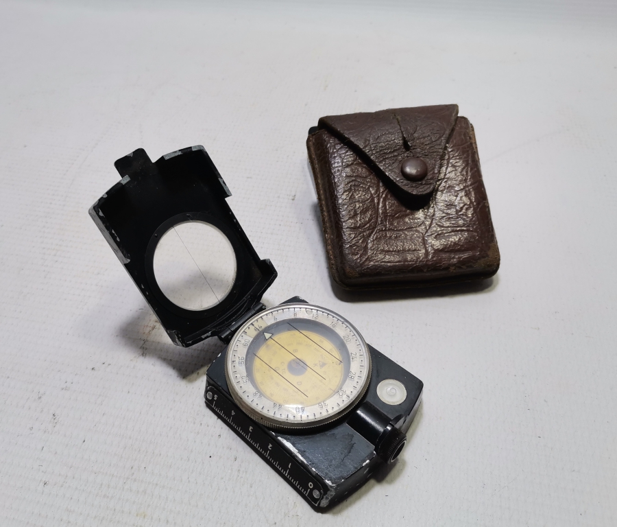 ORİJİNAL DERİ KILIFINDA ANTİKA PUSULA