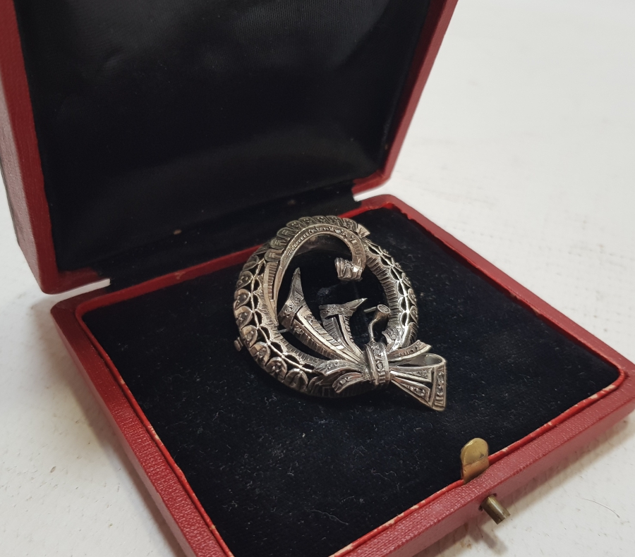 ORİJİNAL KUTUSUNDA OSMANLI DÖNEMİ ELMAS TAŞLI PLATİN BROŞ