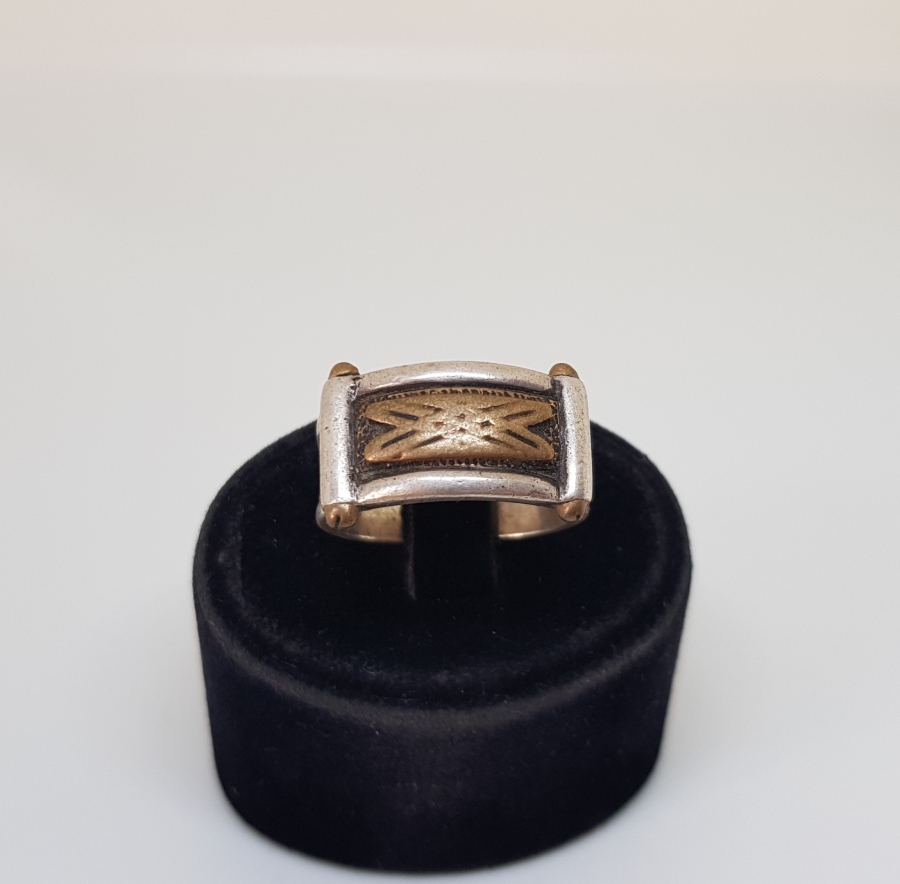 KABARTMA İŞÇİLİKLİ GÜMÜŞ YÜZÜK