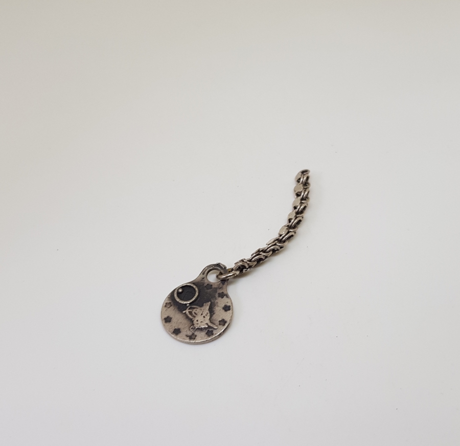 UÇ KISMI TUĞRA FİGÜRLÜ EL YAPIMI GÜMÜŞ TESPİH SALLAMASI