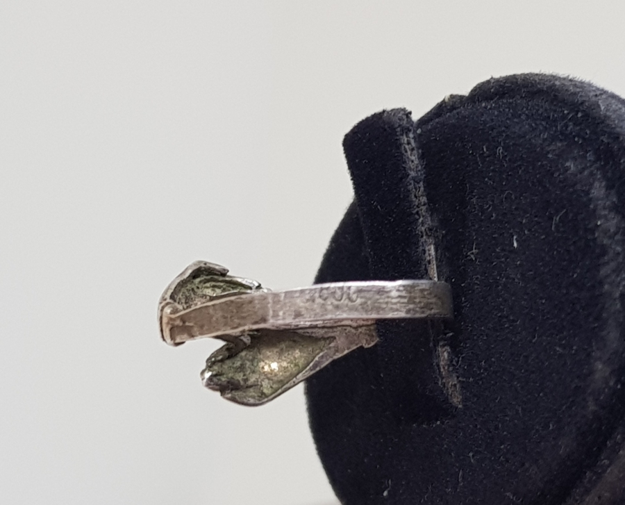 OSMANLI DÖNEMİ RUM İŞİ NADİR AİLE TASVİRLİ GÜMÜŞ YÜZÜK