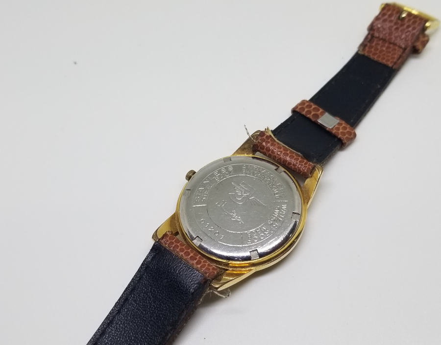 JOVIAL MARKA ALTIN KAPLAMA KURMALI KOL SAATİ