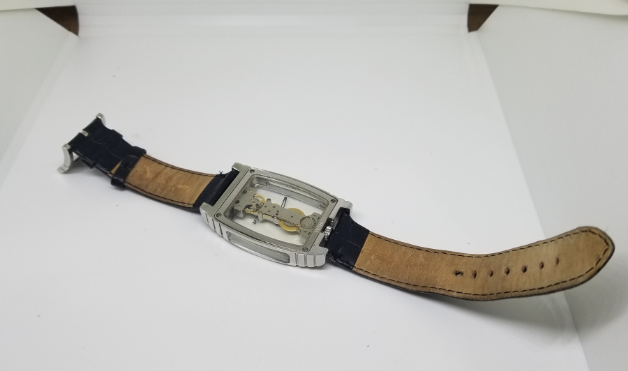 CORUM MARKA ÖZEL DİZAYN KOL SAATİ