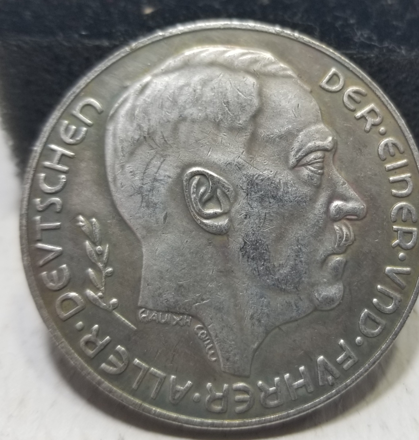 1938 TARİHLİ ADOLF HİTLER GÖRSELLİ GÜMÜŞ HATIRA MADALYON