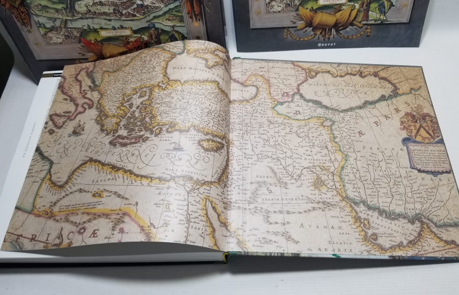 KUTUSUNDA OSMANLI İMPARATORLUĞU'NUN ÜÇ KITADAKİ İZLERİ İSİMLİ KİTAP