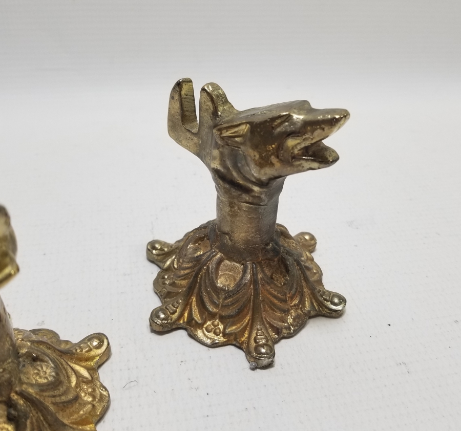 KURT BAŞLI ANTİKA PİRİNÇ KILIÇ STANDI