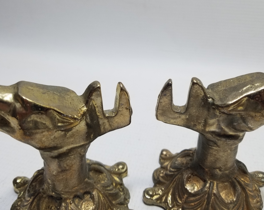 KURT BAŞLI ANTİKA PİRİNÇ KILIÇ STANDI