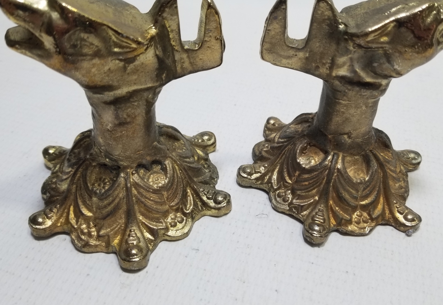 KURT BAŞLI ANTİKA PİRİNÇ KILIÇ STANDI