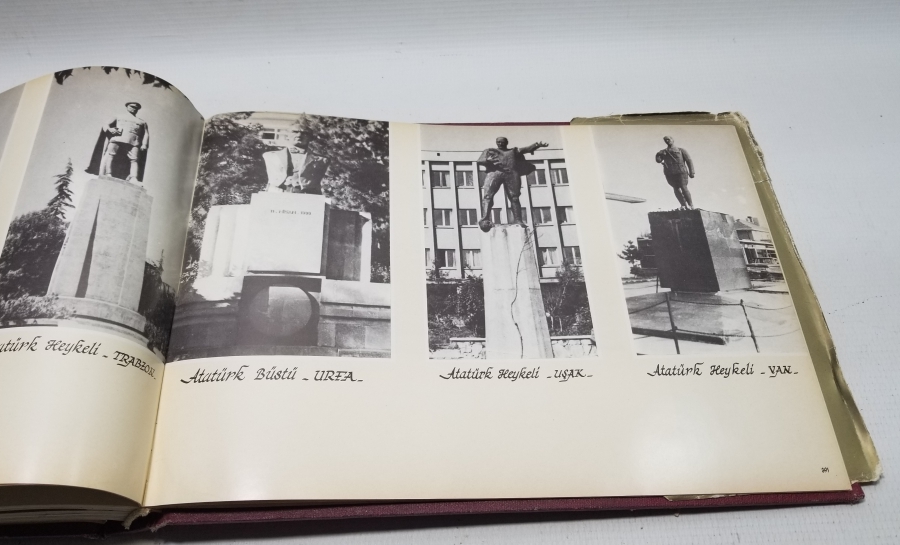 TÜRK SİLAHLI KUVVETLERİ ATATÜRK'ÜN DOĞUMUNUN 100. YILINA ÖZEL HAZIRLADIĞI ALBÜM