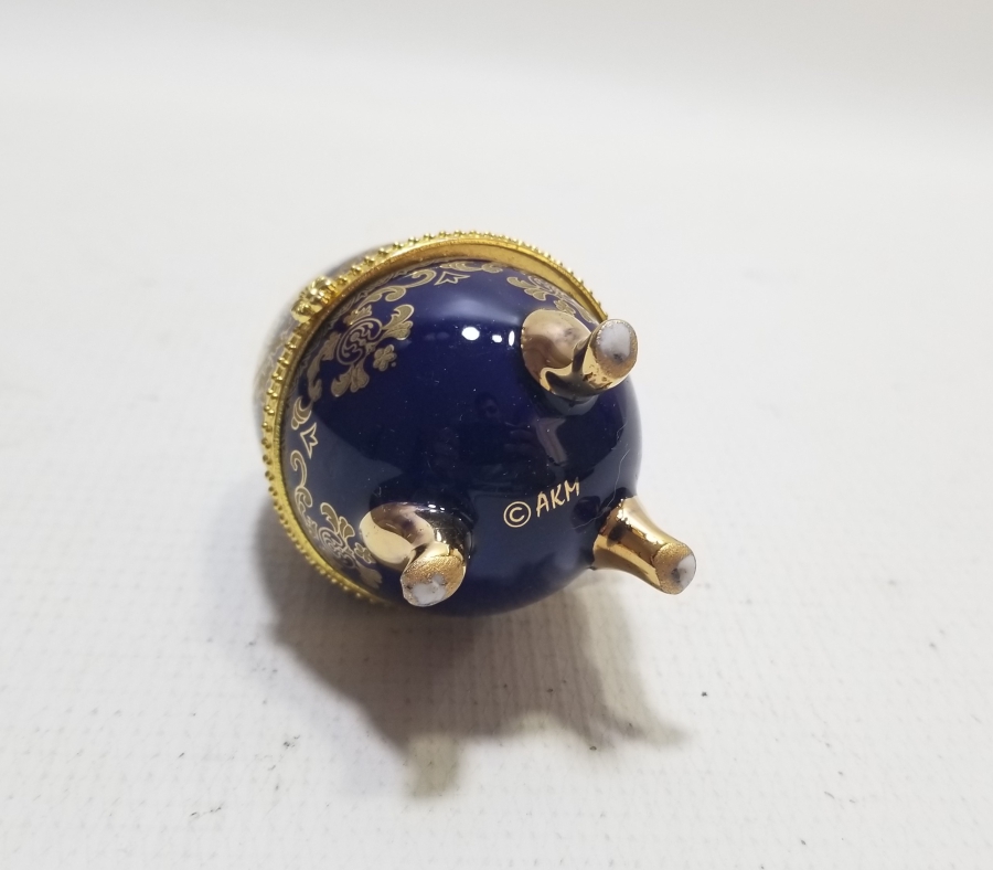 ÜZERİ ALTIN VARAKLI ANTİKA RUS PORSELEN YUMURTA