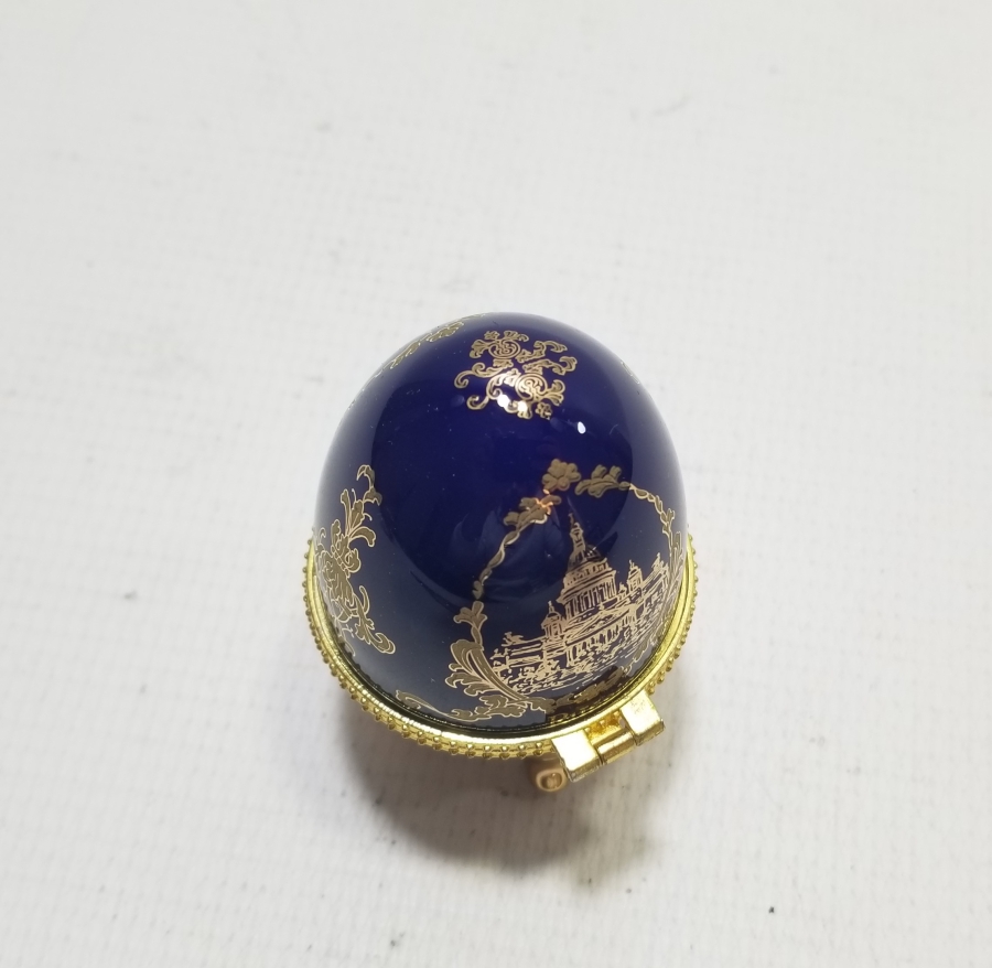 ÜZERİ ALTIN VARAKLI ANTİKA RUS PORSELEN YUMURTA