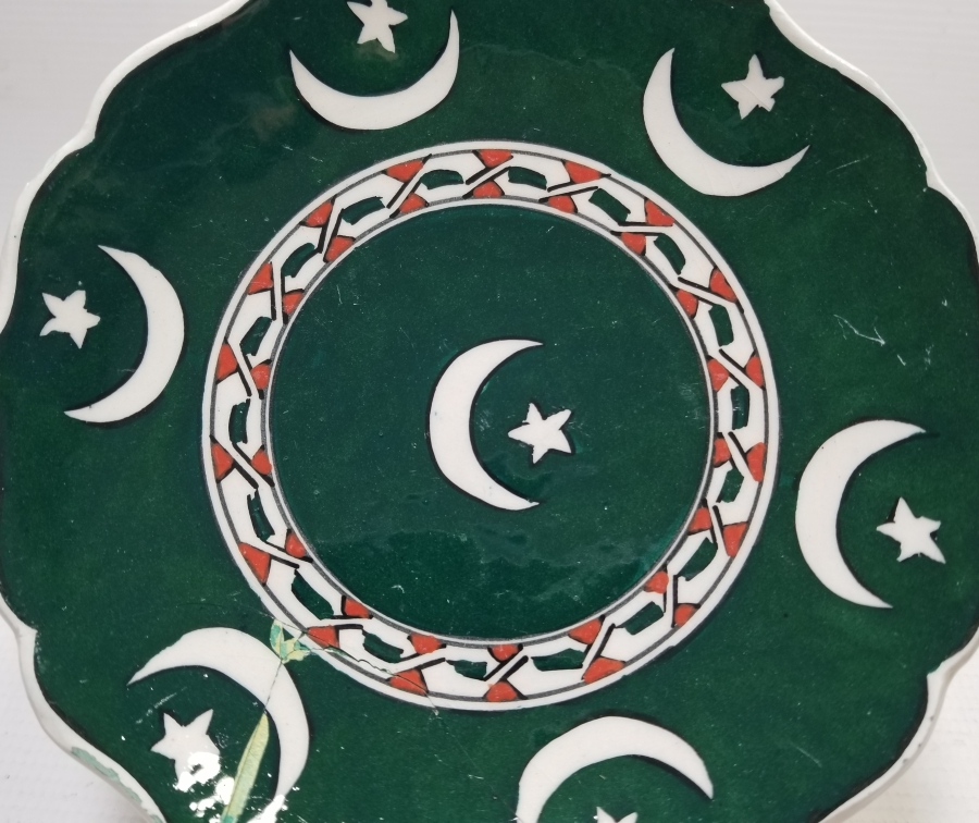 ÜZERİ AY YILDIZLI EL BOYAMA KÜTAHYA DUVAR TABAĞI