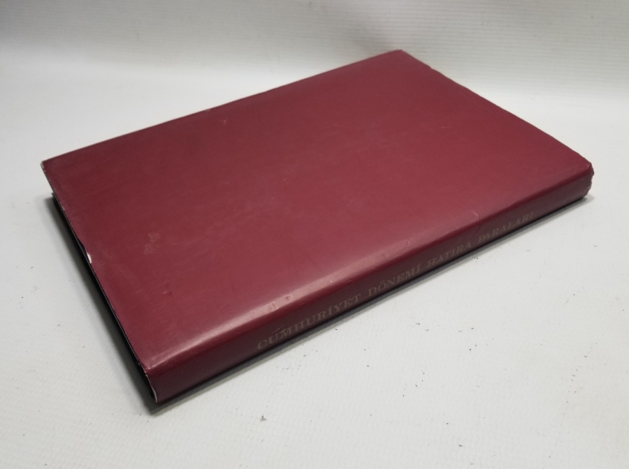 CEM MAHRUKİ İMZALI VE İTHAFLI CUMHURİYET DÖNEMİ HATIRA PARALARI KONULU PRESTİJ KİTAP