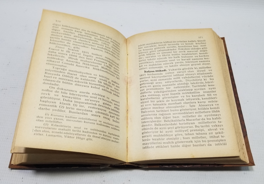 1930 YILI BASIMI TÜRKİYE TARİHİ İSİMLİ DERS KİTABI