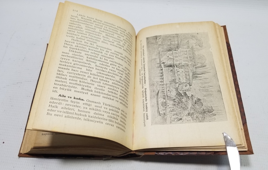 1930 YILI BASIMI TÜRKİYE TARİHİ İSİMLİ DERS KİTABI