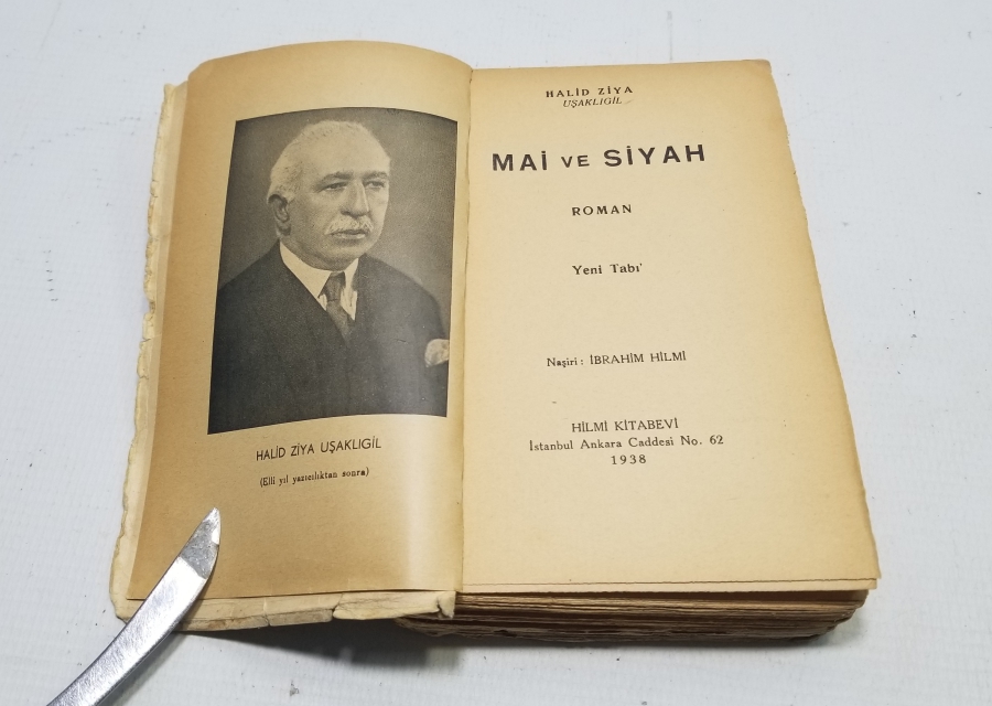 1938 BASIMI MAİ VE SİYAH İSİMLİ HALİD ZİYA UŞAKLIGİL'İN ROMANI