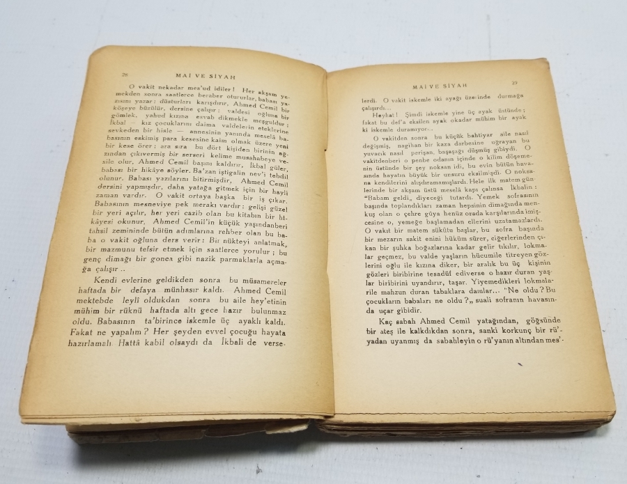 1938 BASIMI MAİ VE SİYAH İSİMLİ HALİD ZİYA UŞAKLIGİL'İN ROMANI