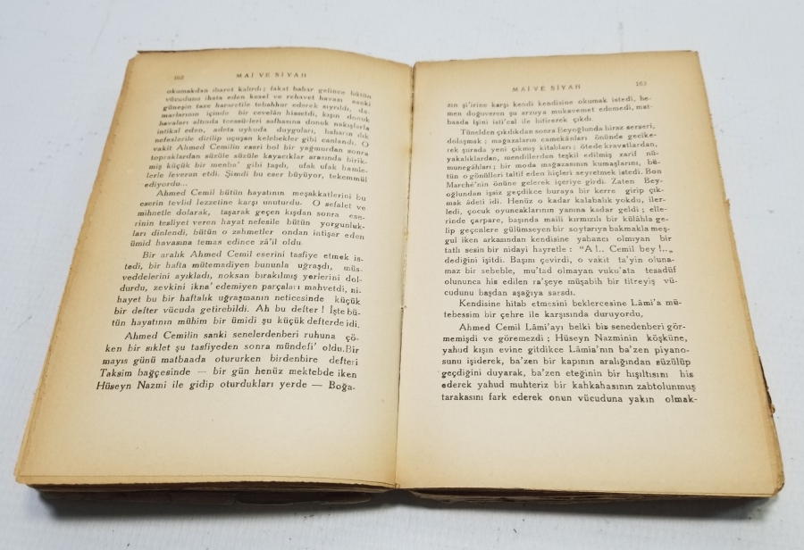 1938 BASIMI MAİ VE SİYAH İSİMLİ HALİD ZİYA UŞAKLIGİL'İN ROMANI