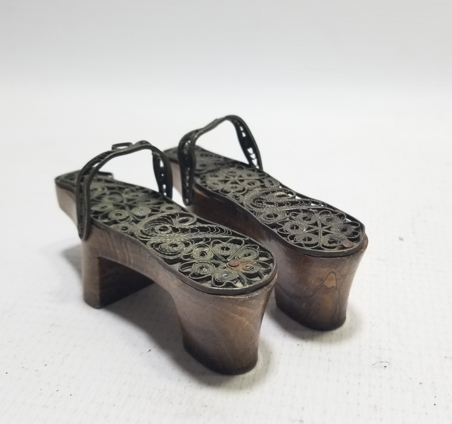 TELKARİ İŞÇİLİKLİ GÜMÜŞ KAPLAMA DOĞDULUK HEDİYESİ NALIN