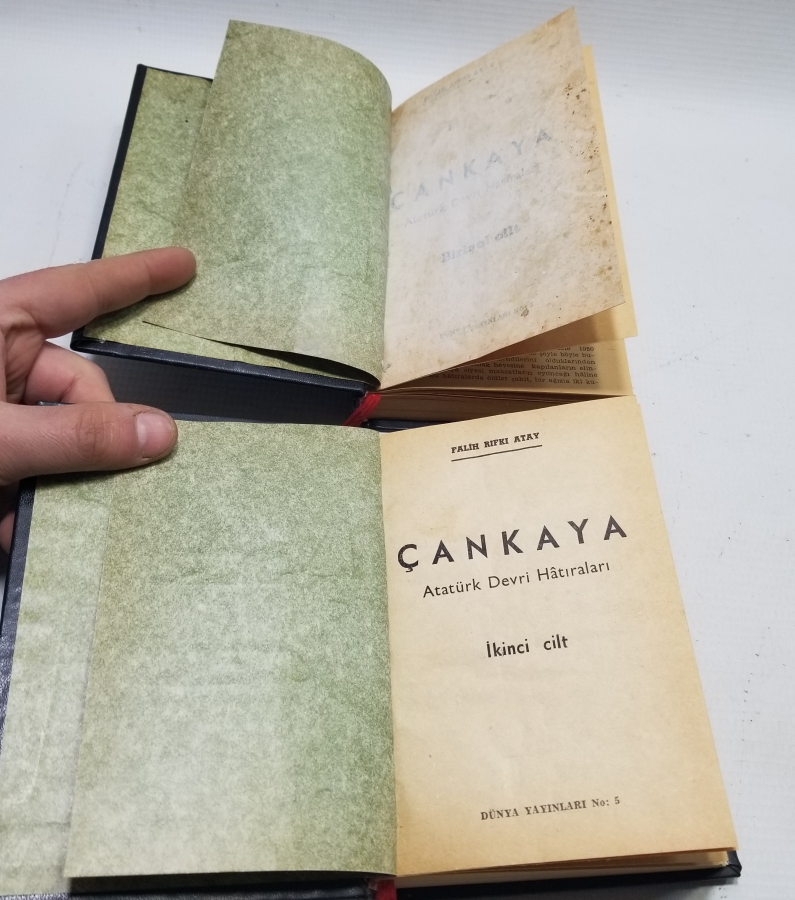 ATATÜRK DEVRİ HATIRALARI İSİMLİ İKİ CİLTLİK KİTAP